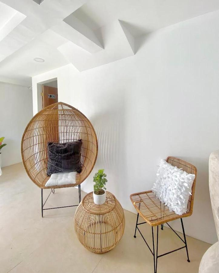 New Modern Suite Near Airport & Beach Sudtungan Exterior foto